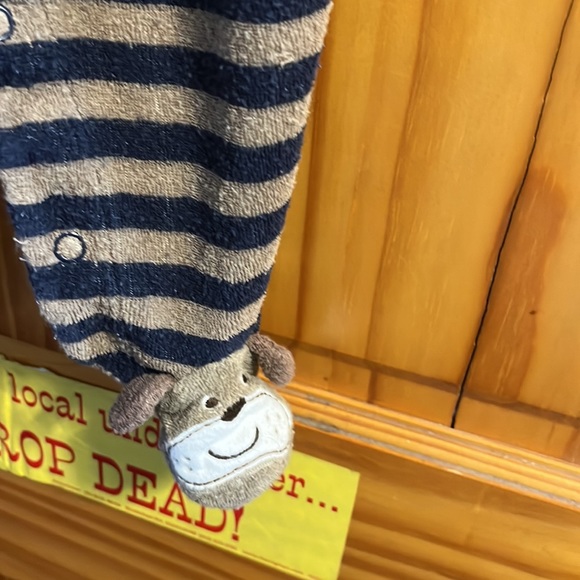 Carter’s boys onesie size 3 months with dog footies and design on back - Picture 2 of 5